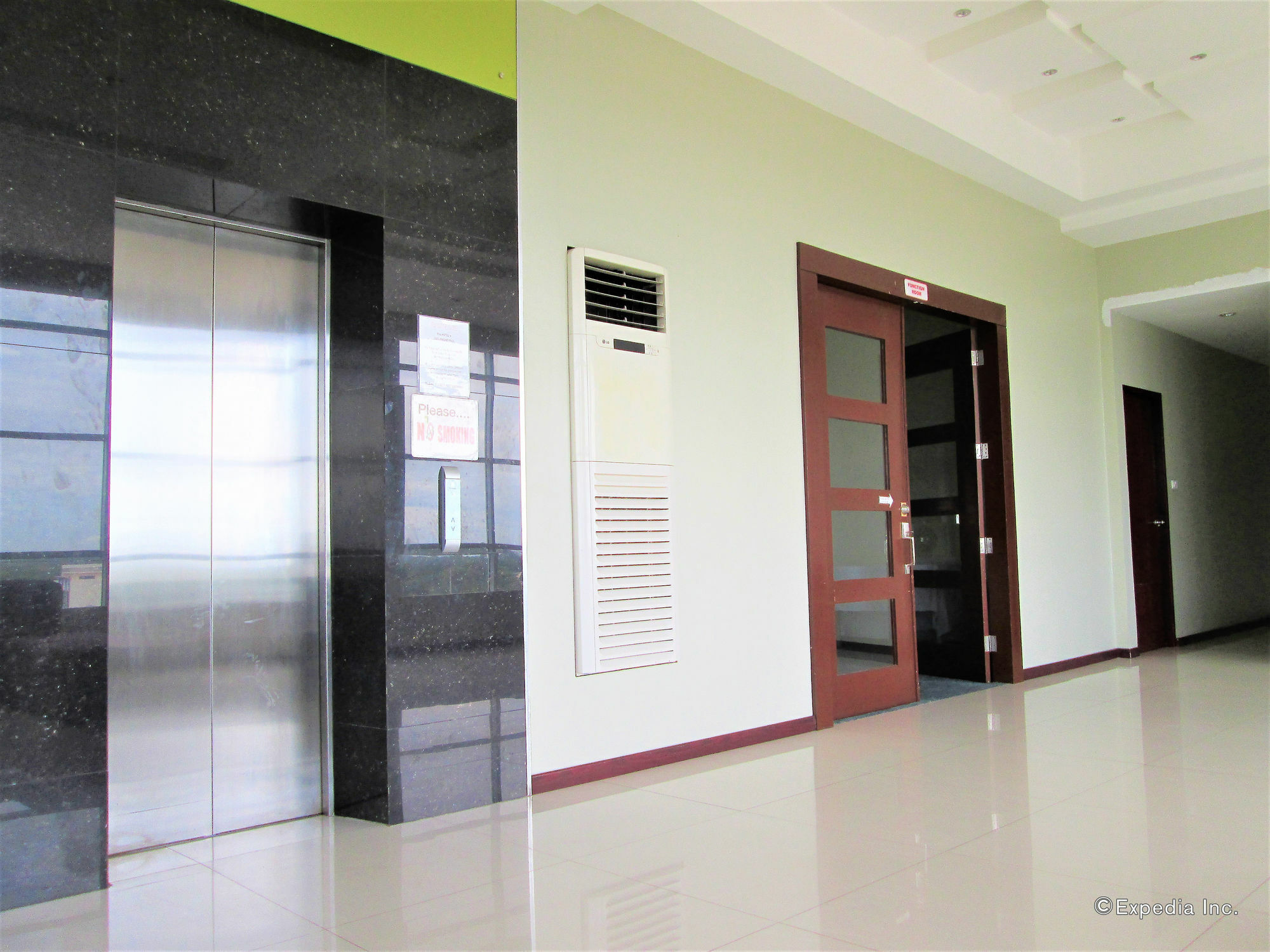 Marianne Suites Cagayan de Oro Exteriör bild