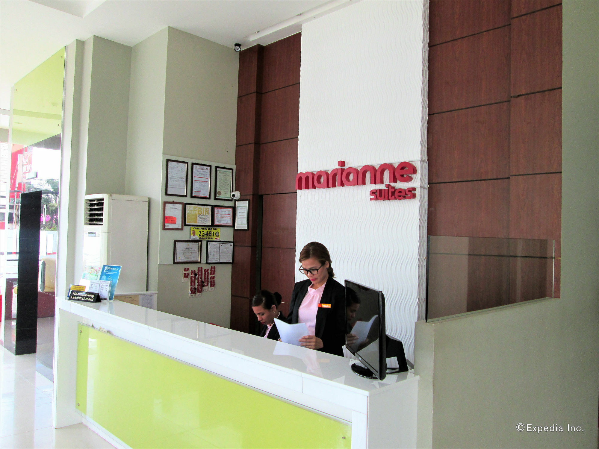 Marianne Suites Cagayan de Oro Exteriör bild